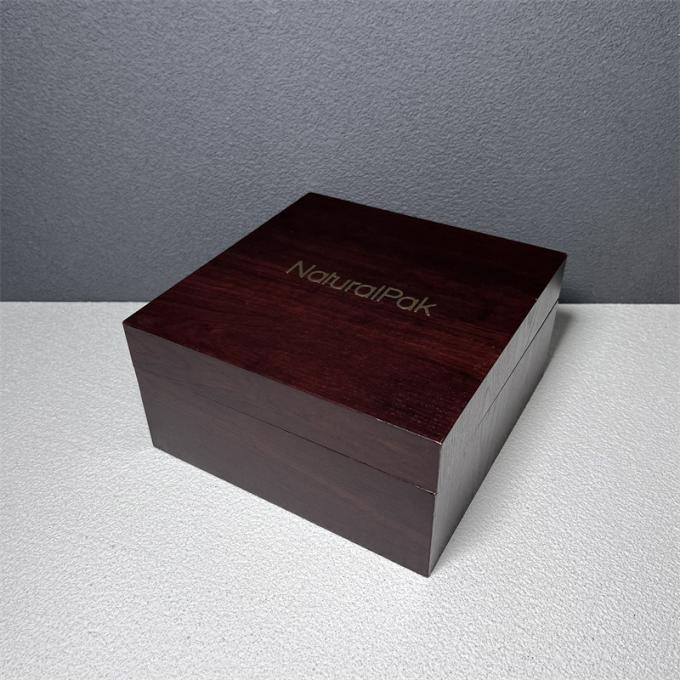 Rood Houten het Document van de douaneluxe Verpakkend Vakje voor de Vastgestelde Gift van het Horlogehorloge