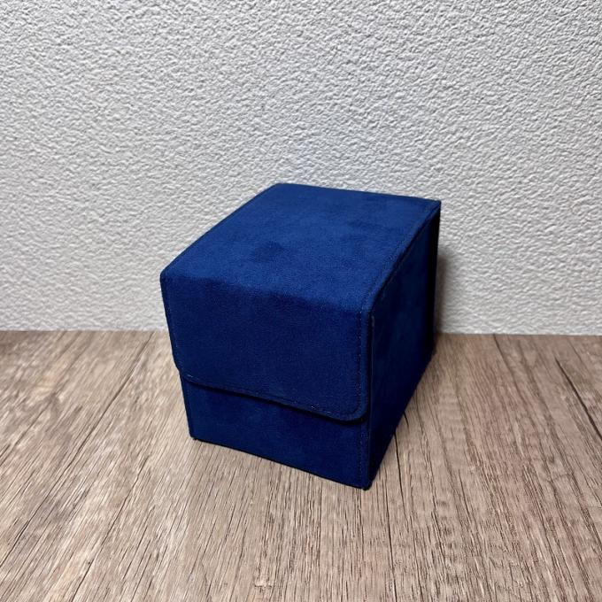 In het groot Speciale Blauwe Suède Verpakkende Doos voor de Vastgestelde Riem van het Horlogehorloge