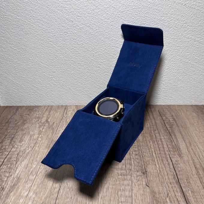 In het groot Speciale Blauwe Suède Verpakkende Doos voor de Vastgestelde Riem van het Horlogehorloge