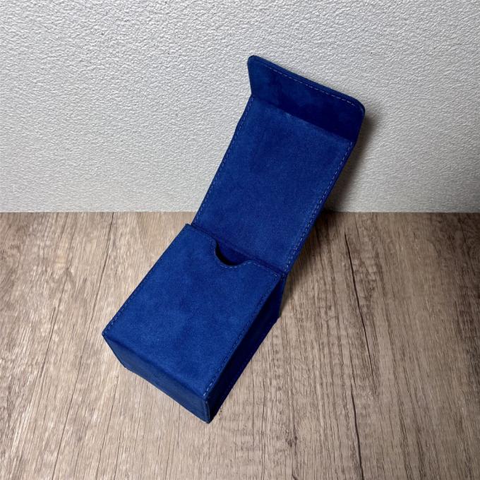 In het groot Speciale Blauwe Suède Verpakkende Doos voor de Vastgestelde Riem van het Horlogehorloge