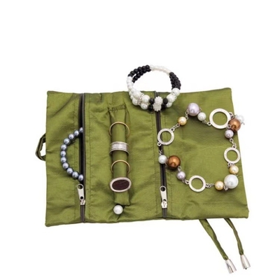 OEM ODM de Juwelenorganisator Suede Jewellery Rolls van de Op een hoger niveau weergevenreis voor het Reizen