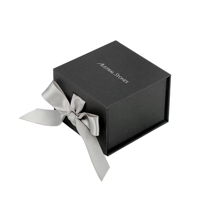OEM ODM de Stevige Giften die van de Kleuren Middelgrote Grootte Dozen met Bowknot inpakken