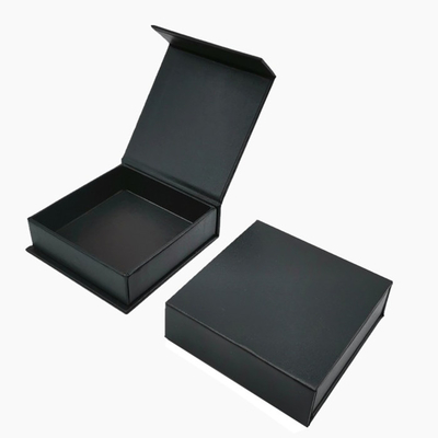 Het Document van Debossedlogo luxury folding gift boxes Zwart Gedrukt Presentatievakje