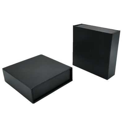 Het Document van Debossedlogo luxury folding gift boxes Zwart Gedrukt Presentatievakje