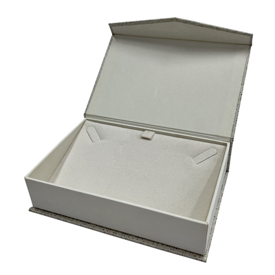 Magnetische Matt Lamination Folding Paper Gift-Doos met Glanzend Zwart UVdeklaagembleem