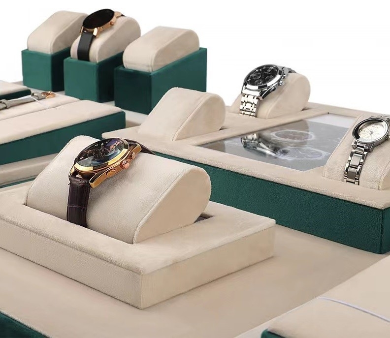 Van het de Roomfluweel van de contrastkleur het Groene Horloge Tray With Roll Pillow